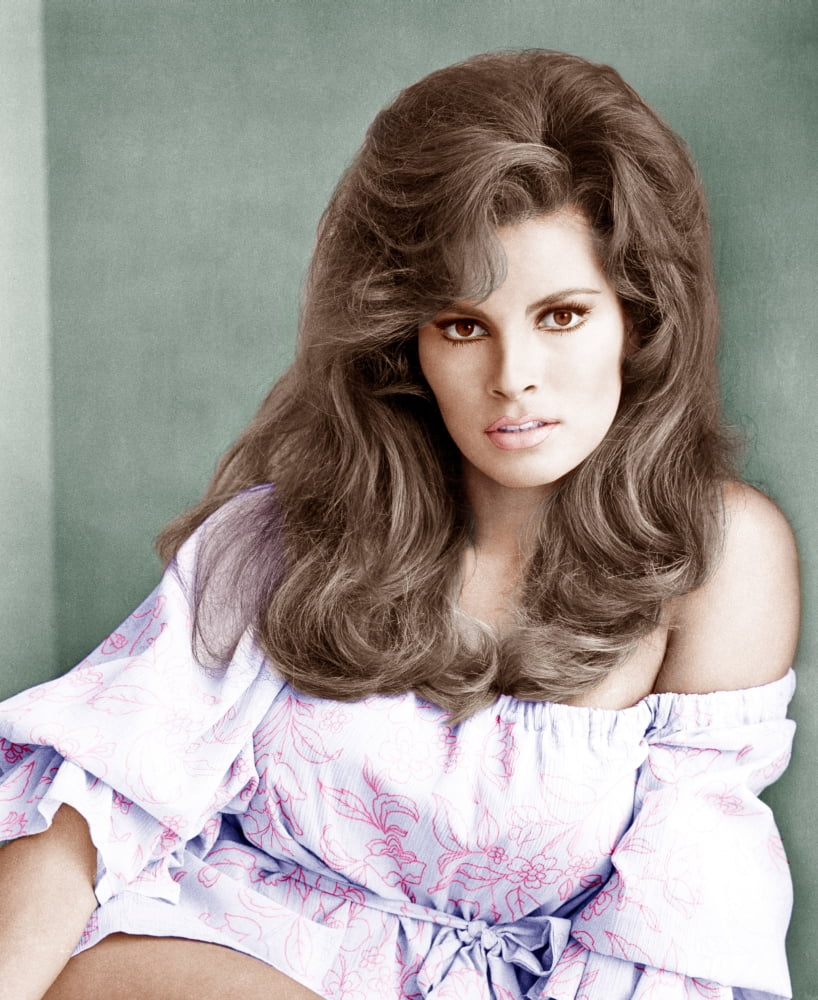 Raquel Welch 1968 photo poster print showcasing classic Hollywood beauty.