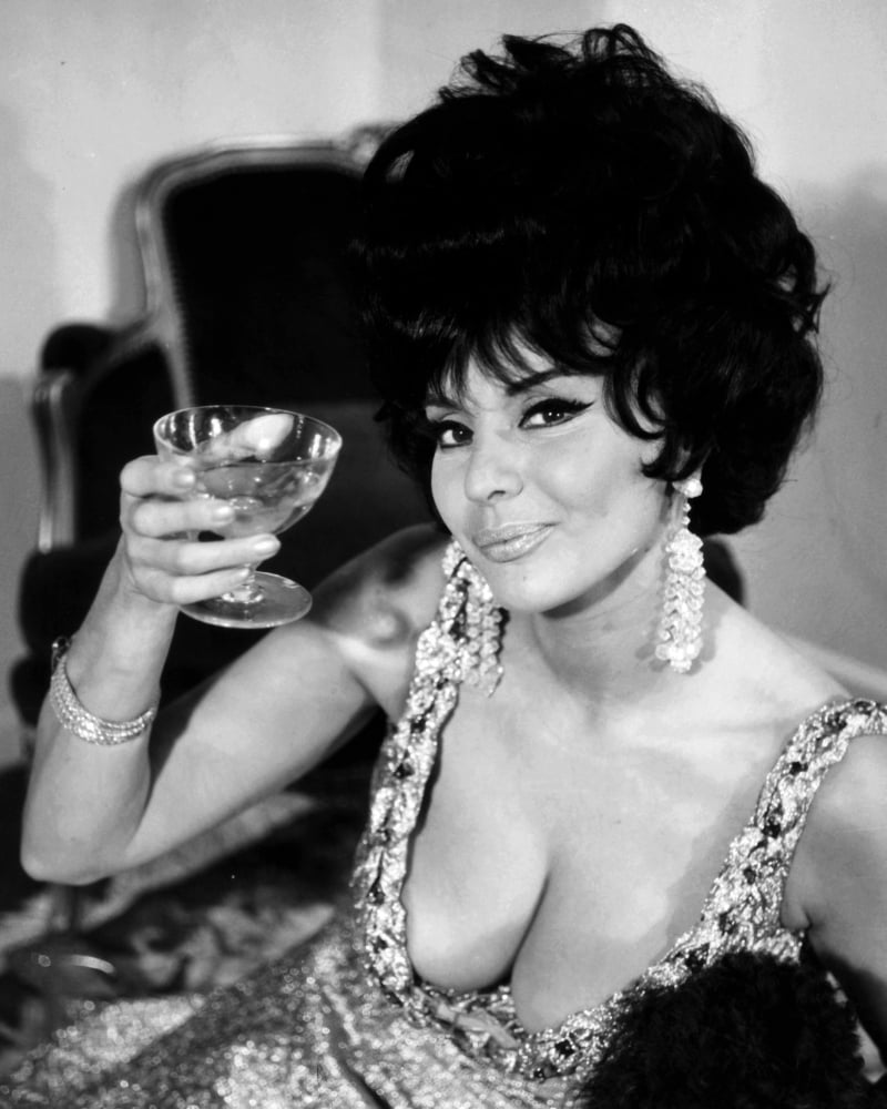 Fuego Isabel Sarli 1969 Photo Print showcasing vintage cinema beauty.