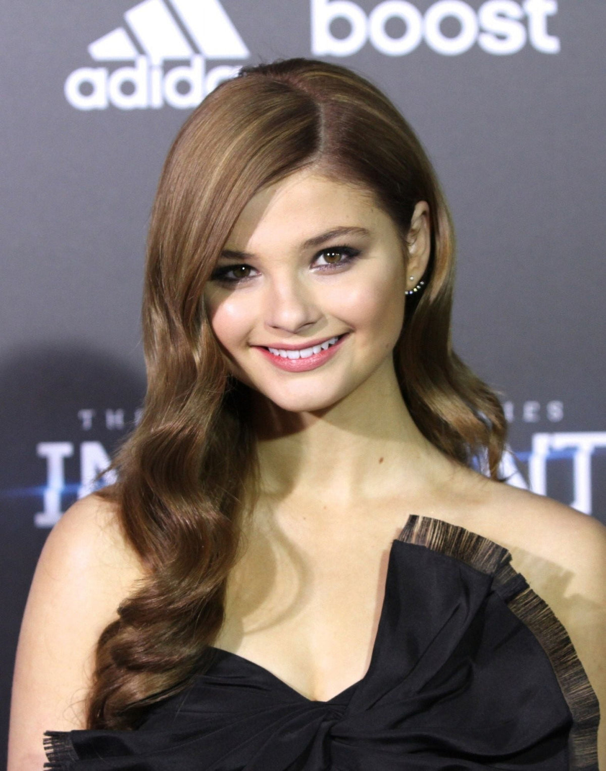Stefanie Scott at The Divergent Series: Insurgent Premiere Photo Print