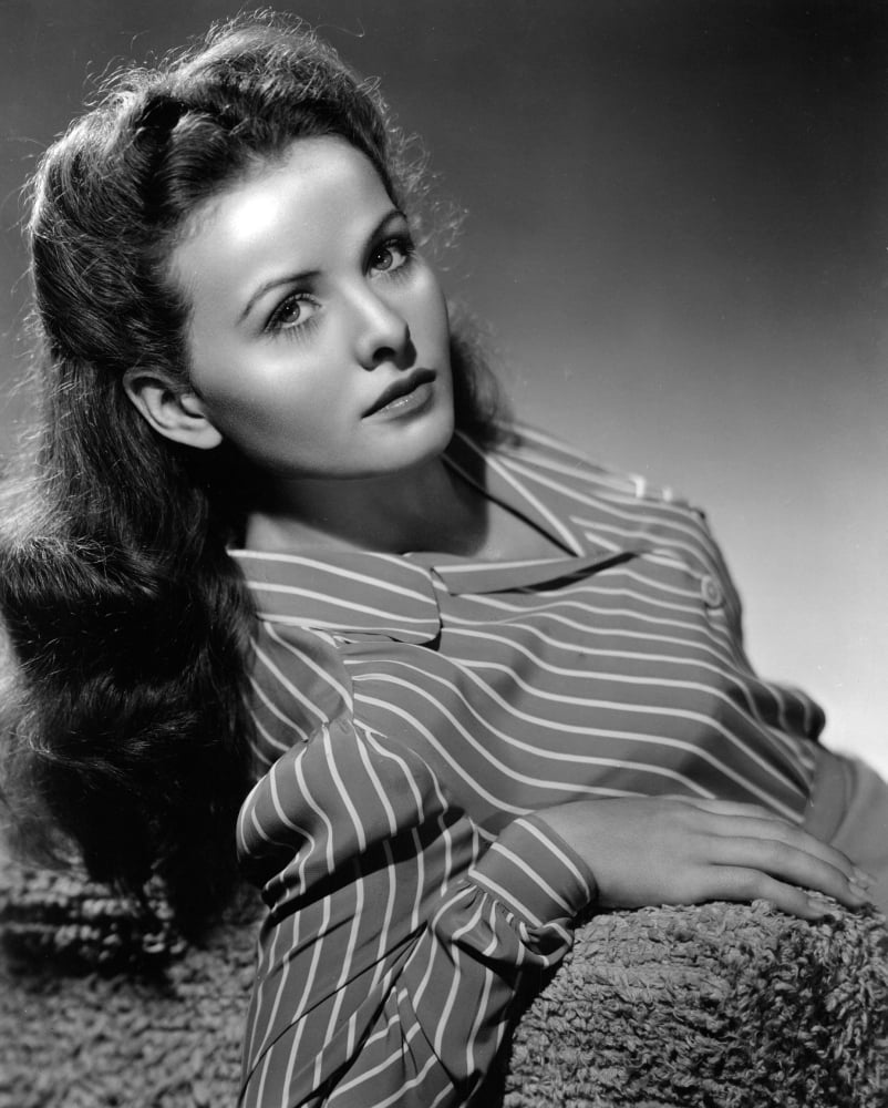 Jeanne Crain vintage photo print from 1944