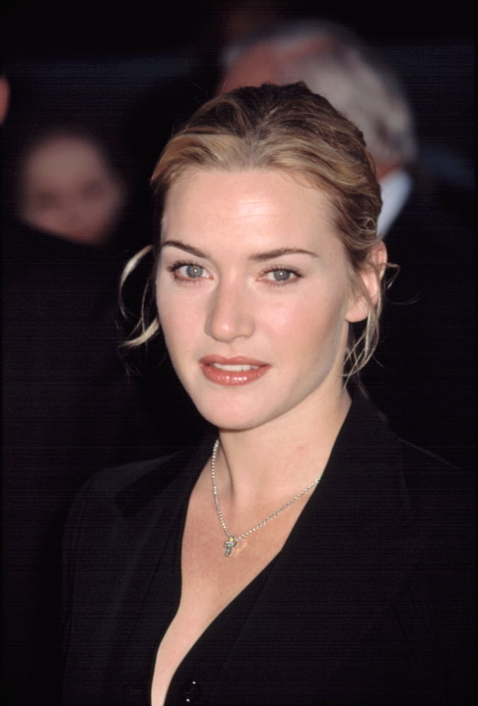 Kate Winslet at the premiere of Enigma photo print, 2002