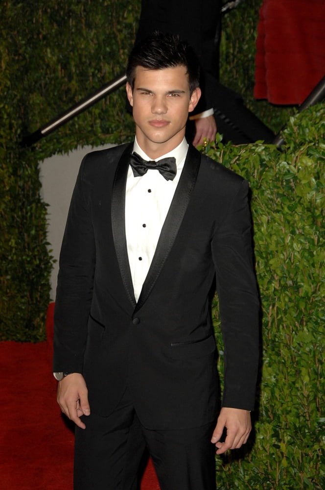 Taylor Lautner Vanity Fair Oscar Party Photo Print