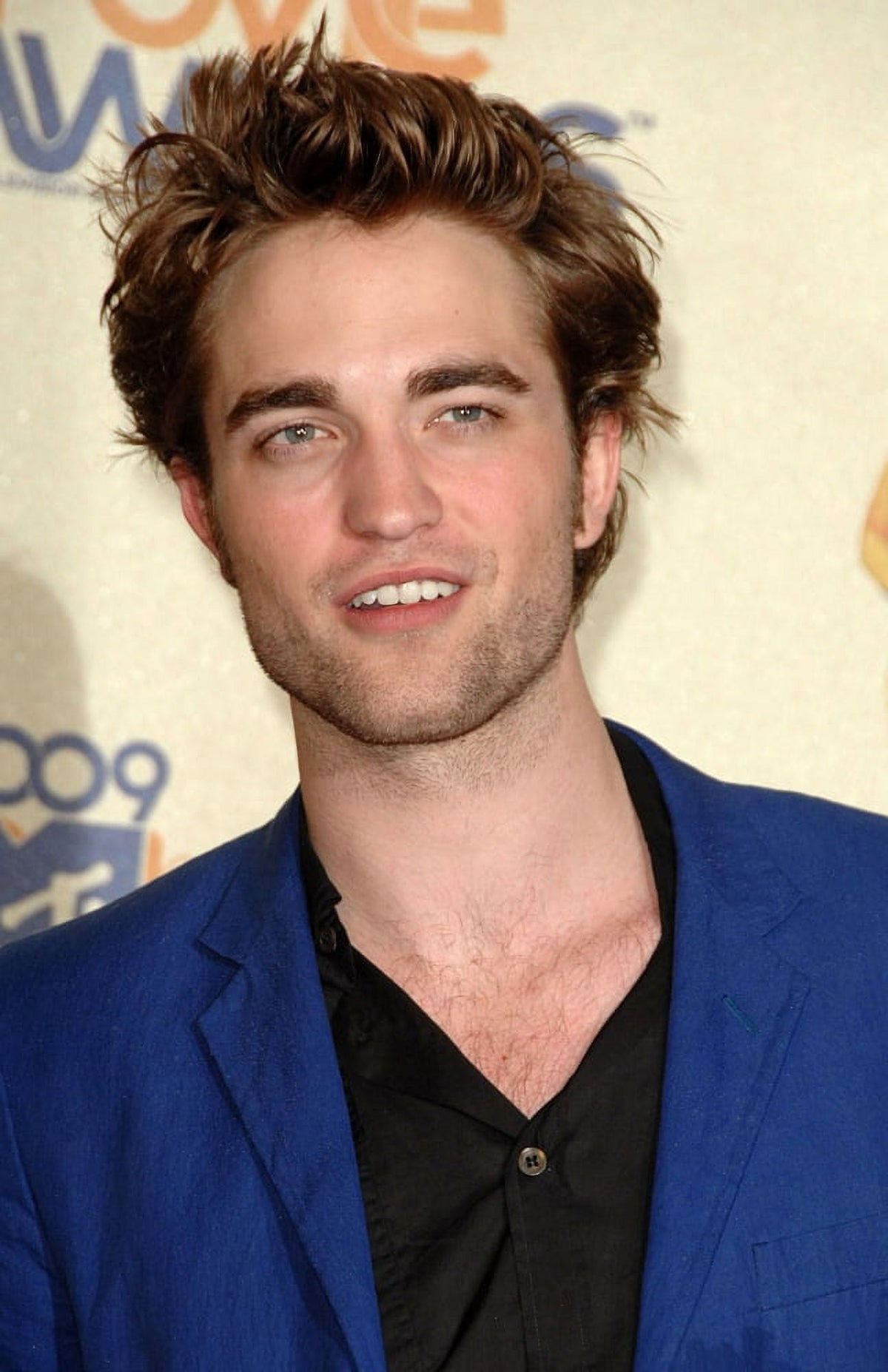 Robert Pattinson press room photo from the 2009 MTV Movie Awards