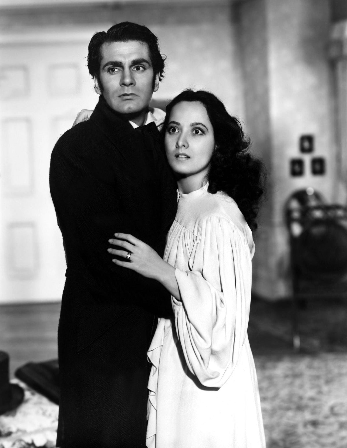 Wuthering Heights 1939 photo print featuring Laurence Olivier and Merle Oberon.