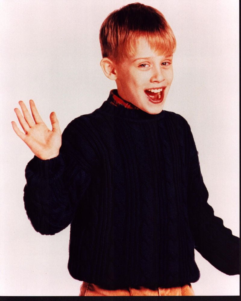 Macaulay Culkin waving photo print in 8x10 size