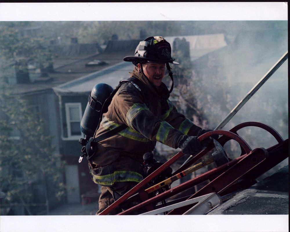 Robert Patrick as firefighter in Ladder 49 photo print