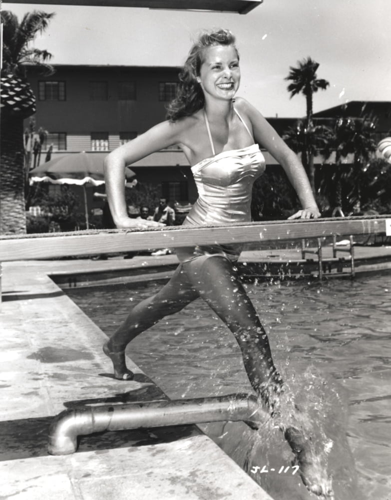 Janet Leigh classic movie photo print available at Posterazzi.