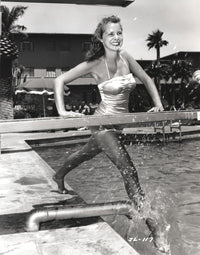 Janet Leigh classic movie photo print available at Posterazzi.