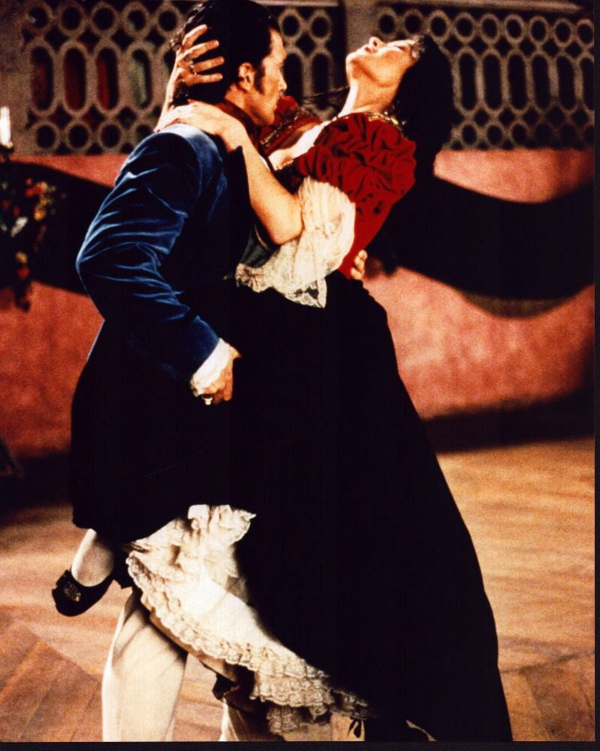 Antonio Banderas and Catherine Zeta-Jones dancing in The Mask of Zorro photo print
