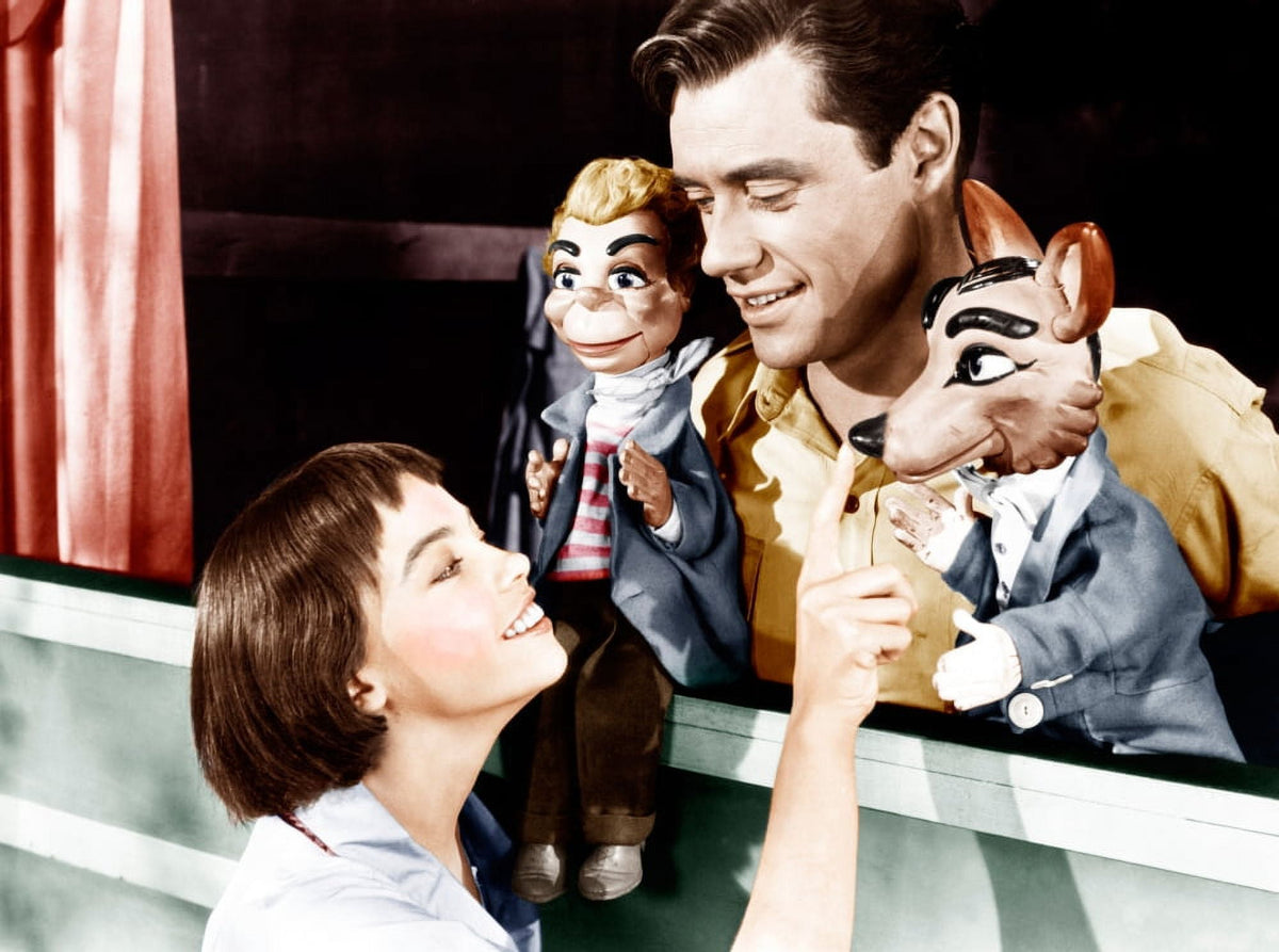 Lili From Left photo print featuring Leslie Caron and Mel Ferrer, 14 x 11.