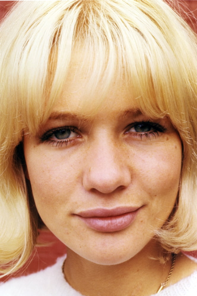 Close-up portrait photo print of Judy Geeson showcasing her kissable lips.
