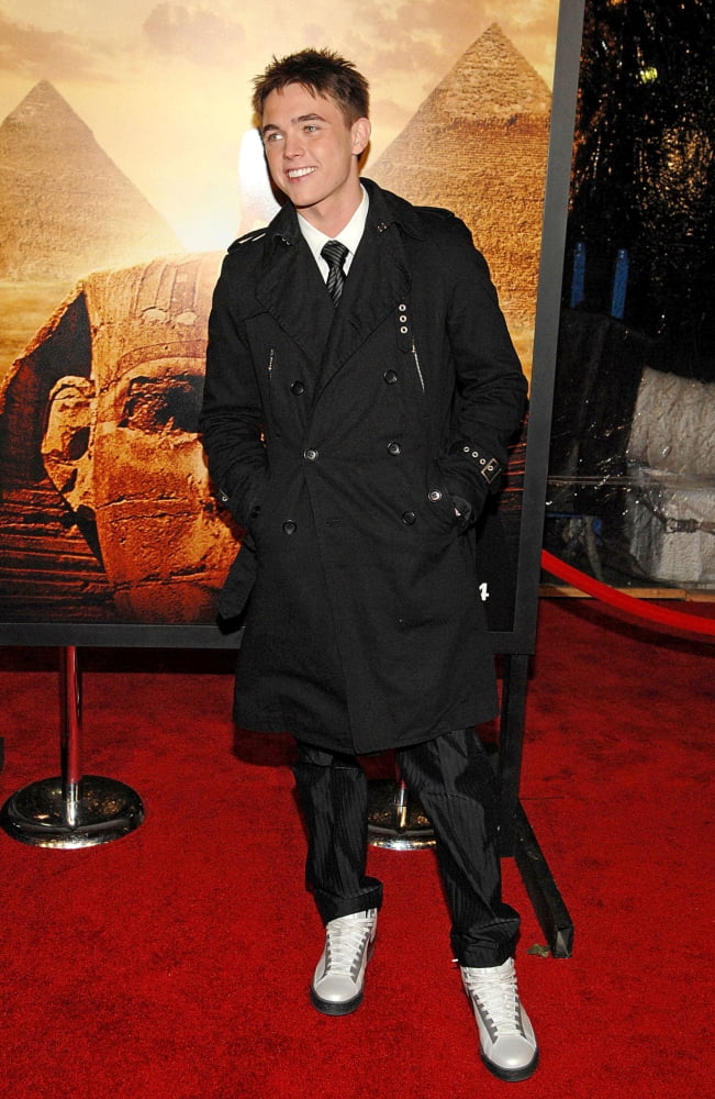 Jesse McCartney at Jumper Premiere Photo Print by Slaven Vlasic