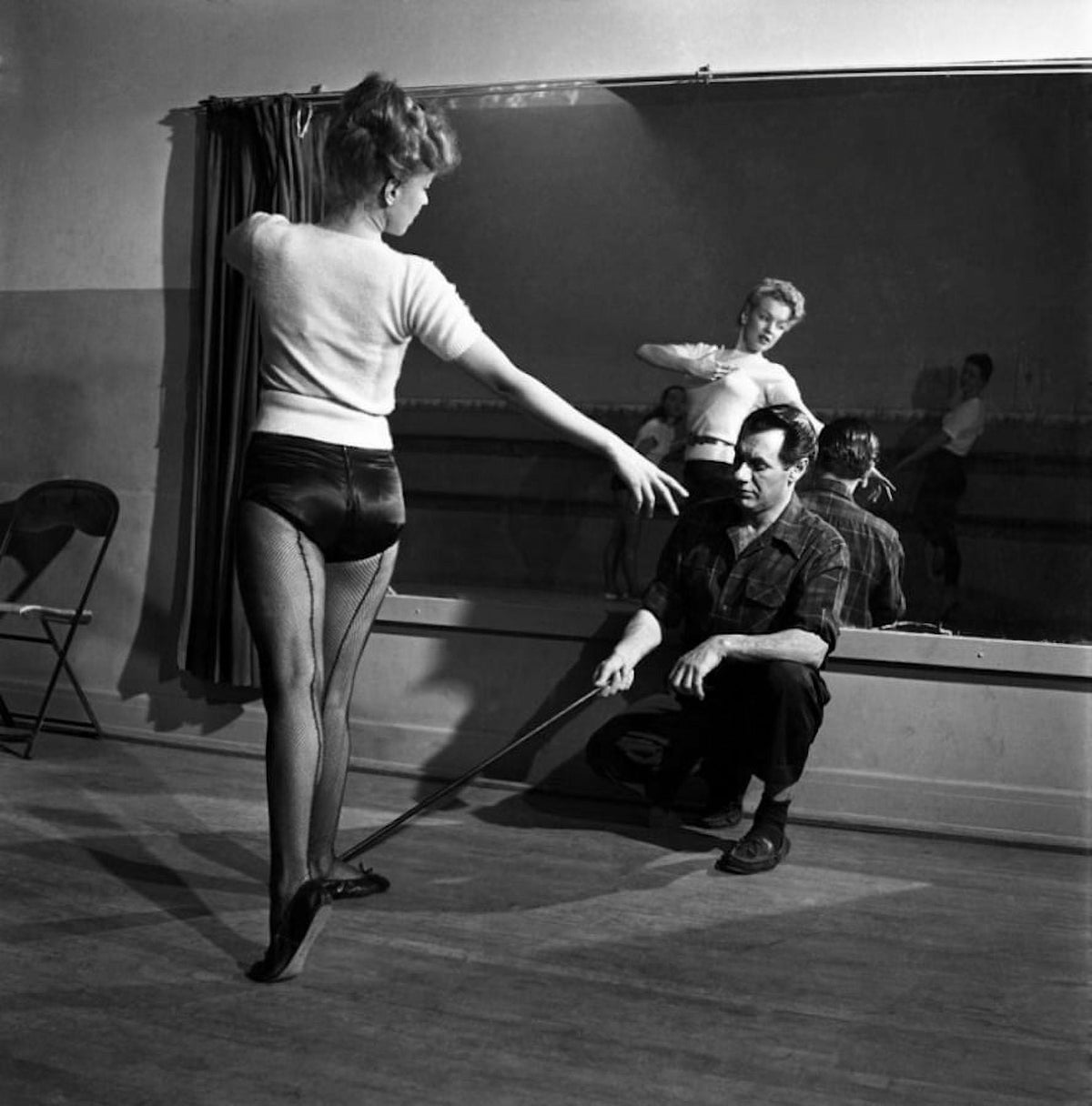 Marilyn Monroe Ballet in Front of Mirror Photo Print