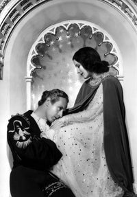Romeo and Juliet 1936 Photo Poster Print featuring Leslie Howard and Norma Shearer