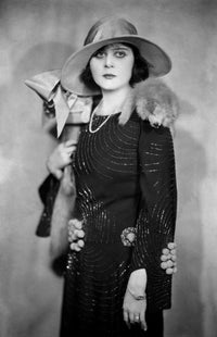 Theda Bara vintage 1924 photo print showcasing classic cinema beauty.