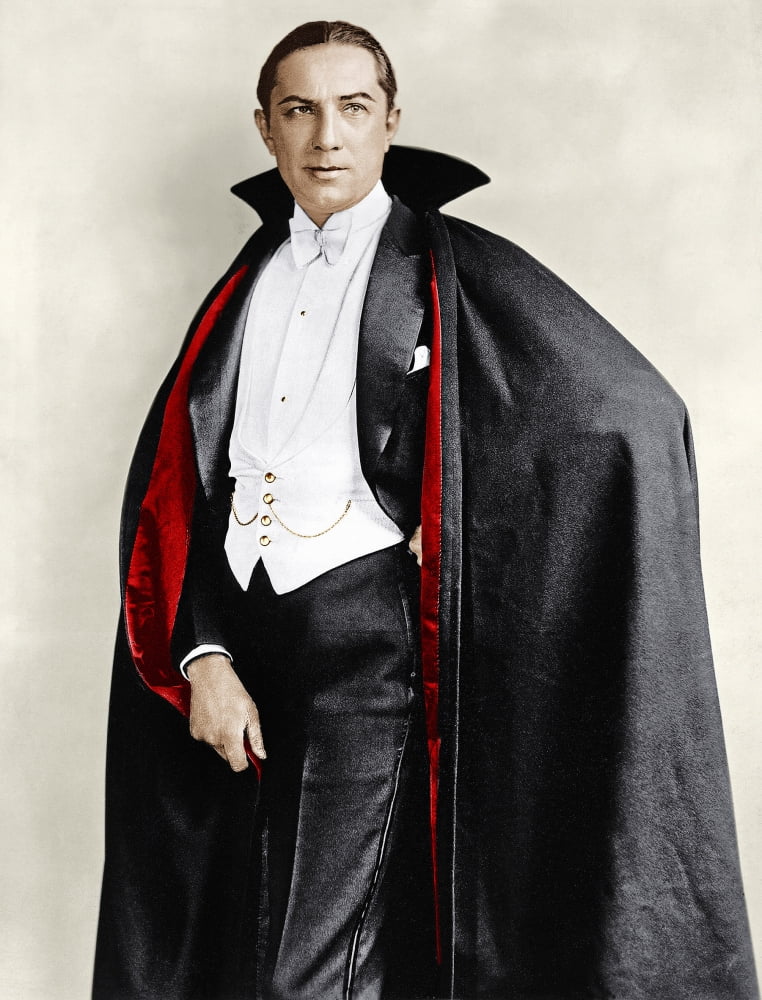 Bela Lugosi dressed in costume for Dracula Broadway play 1927-1928 photo print.