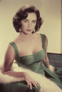 Elizabeth Taylor in a green dress photo print, showcasing her classic Hollywood glamour.