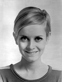 Twiggy Portrait Photo Print - Iconic 1960s Fashion Art
