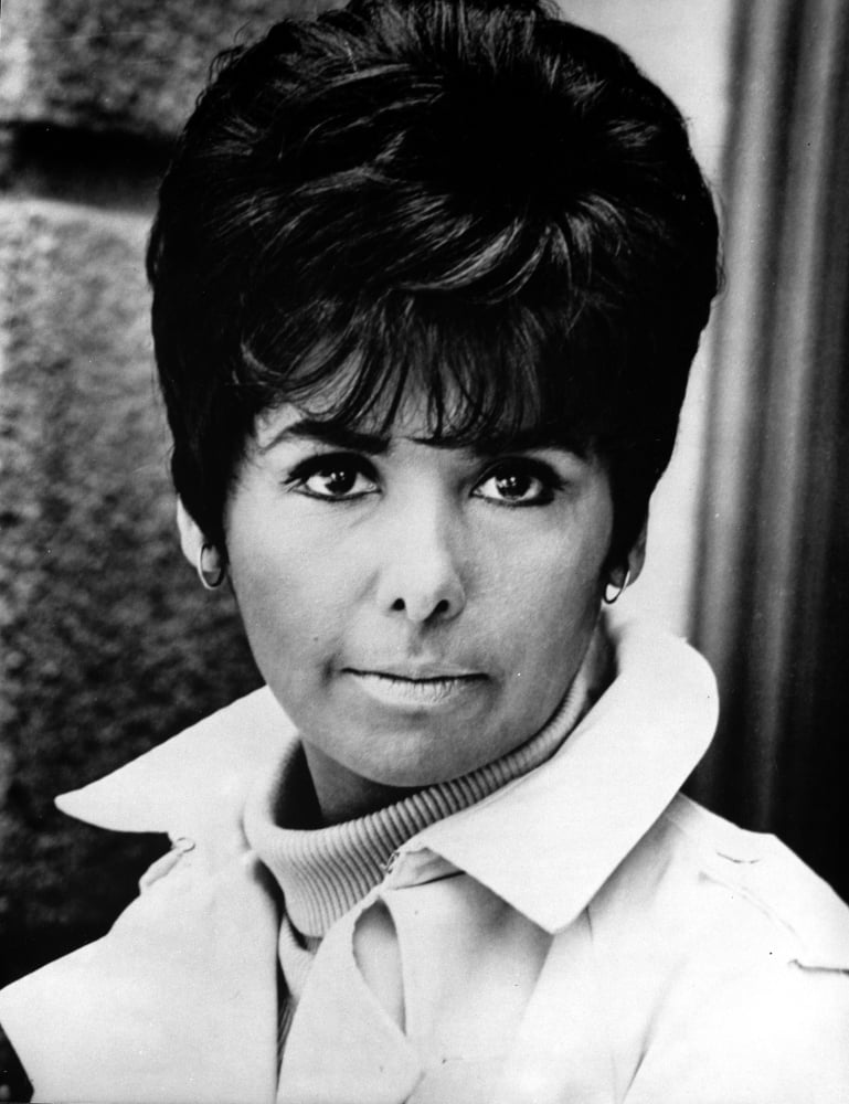 Lena Horne close-up portrait photo print with pearl earrings