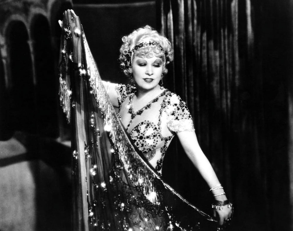 Mae West 'I'm No Angel' 1933 photo print showcasing classic Hollywood glamour.