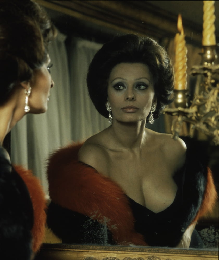 Sophia Loren classic photo print, available in multiple sizes.