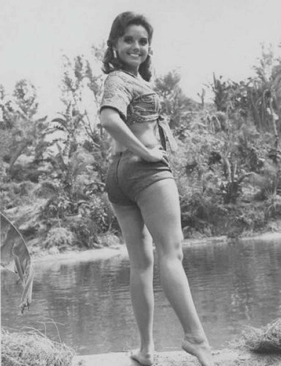 Dawn Wells photo print standing and looking over shoulder