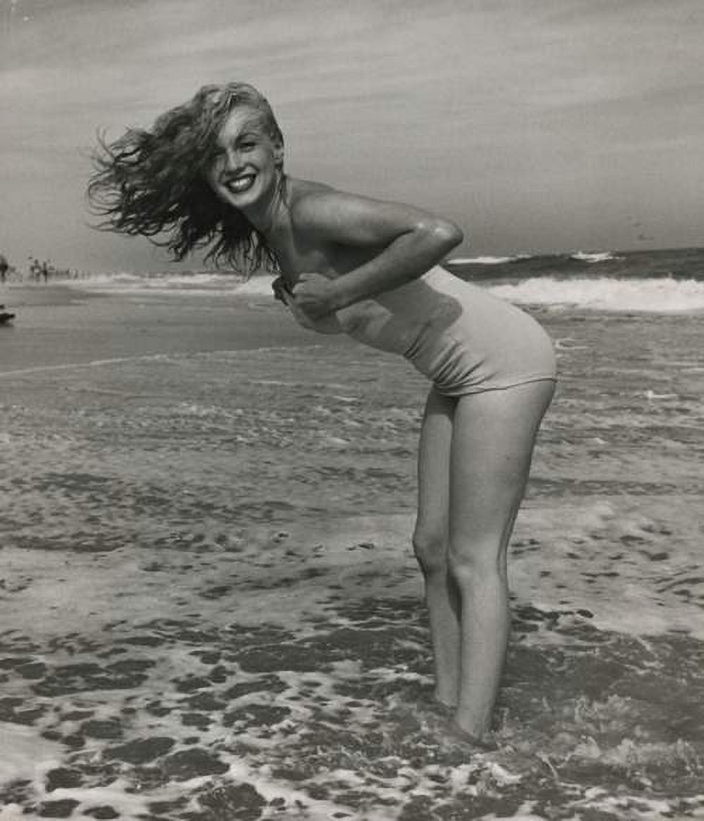 Marilyn Monroe Ocean Photo Print showcasing vintage Hollywood glamour.