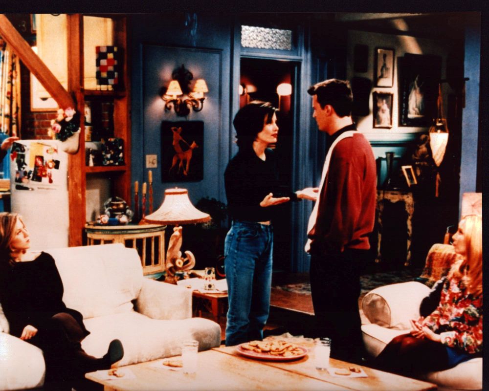 Friends TV Show cast photo print featuring Jennifer Aniston, Courteney Cox, Matthew Perry, and Lisa Kudrow.