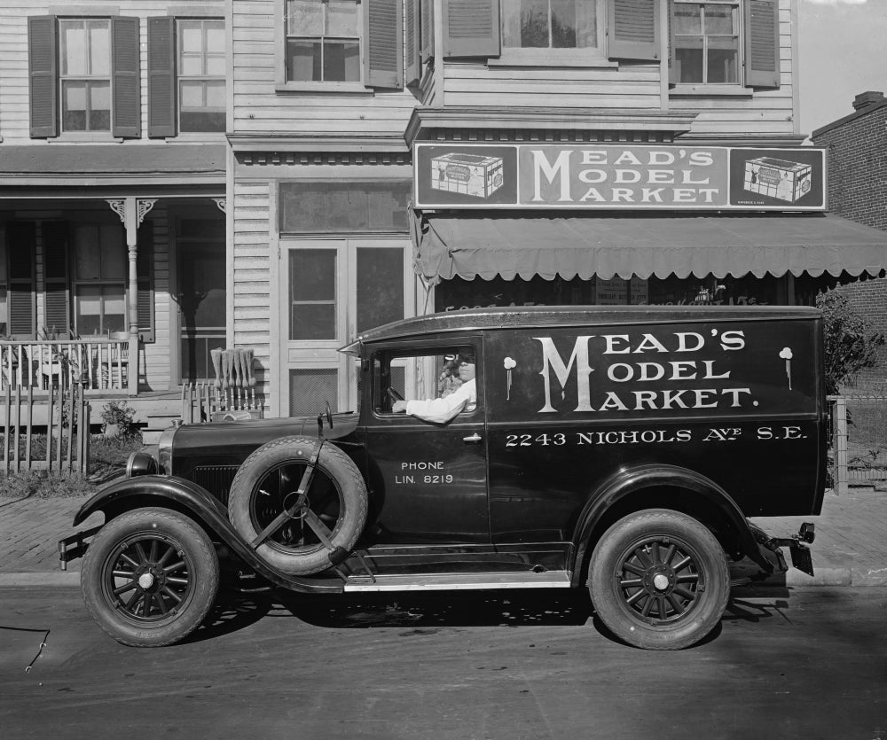 Mead's Model Market Poster Print showcasing vintage market charm.