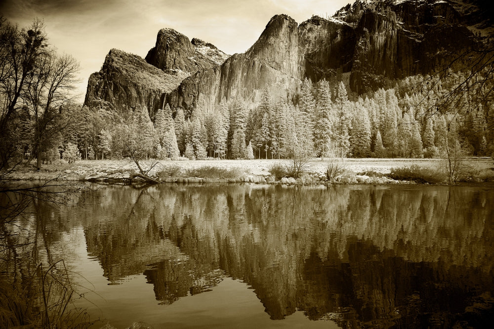 Yosemite Valley scenic poster print showcasing the Sierra Nevada mountains