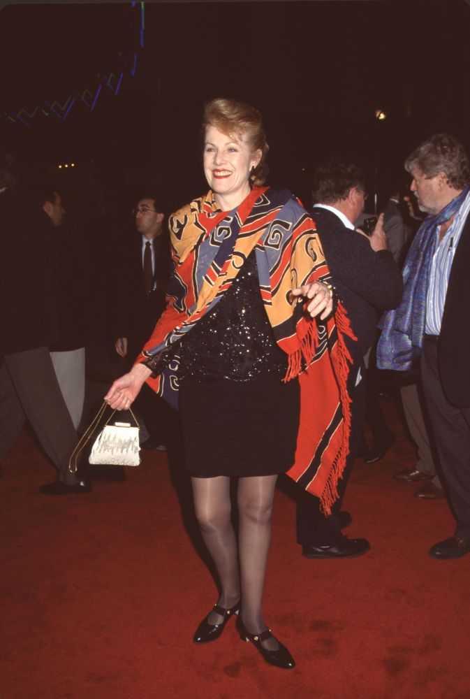Lynn Redgrave in black dress with colorful shawl at Primary Colors premiere photo print.