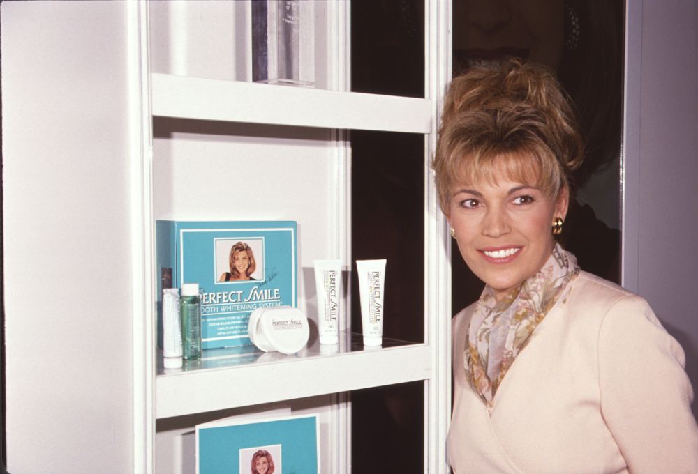Vanna White Next To Perfect Smile Display Photo Print