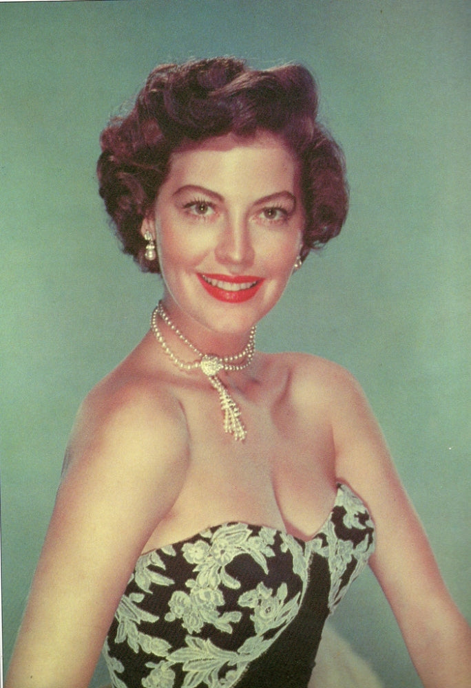 Ava Gardner photo print with a green background, capturing classic Hollywood glamour.
