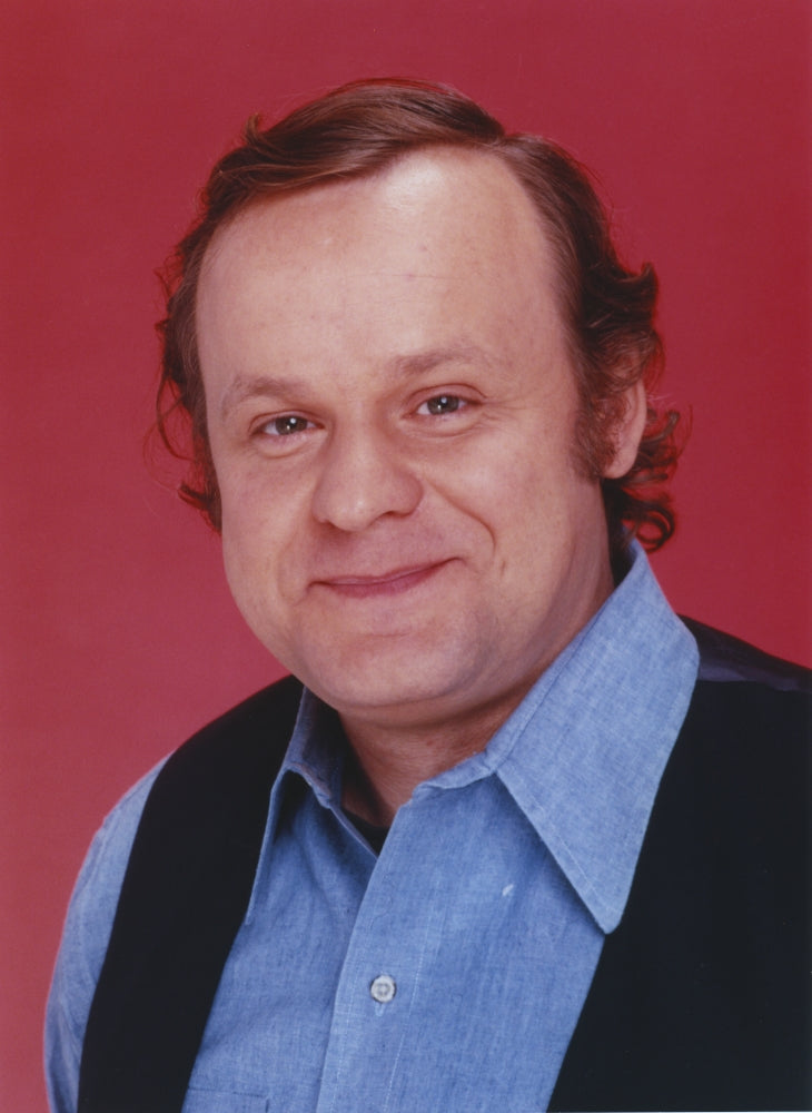 Close-up portrait photo print of George Dzundza smiling