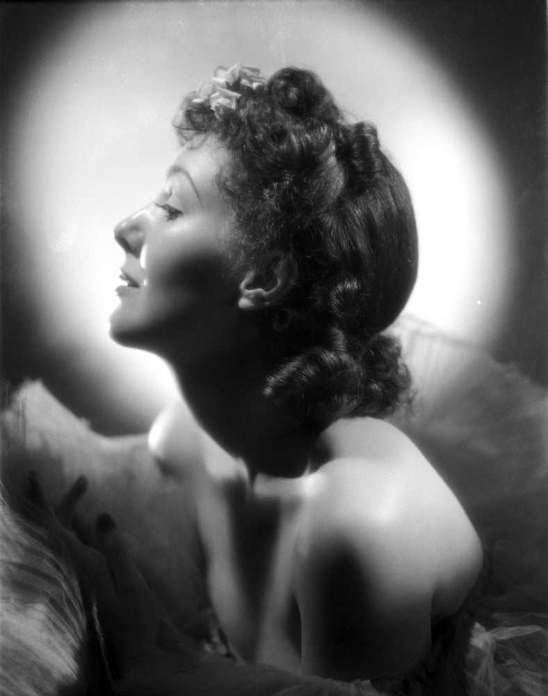Jean Parker Sideview Pose Photo Print showcasing classic Hollywood elegance.