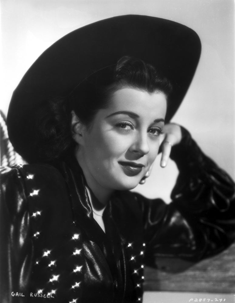 Gail Russell Leaning on Hand Photo Print showcasing classic Hollywood elegance.