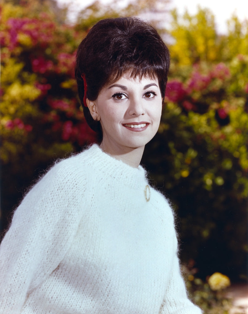 Marlo Thomas portrait photo print in white sweater