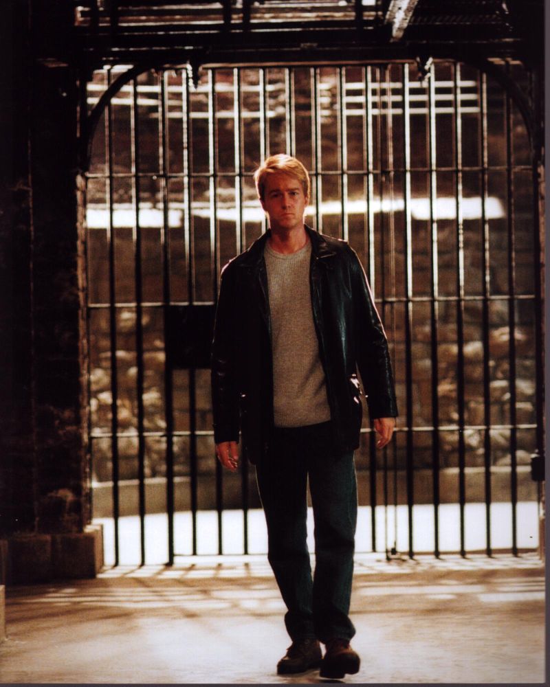 Edward Norton Walking Down Hallway in Red Dragon Photo Print