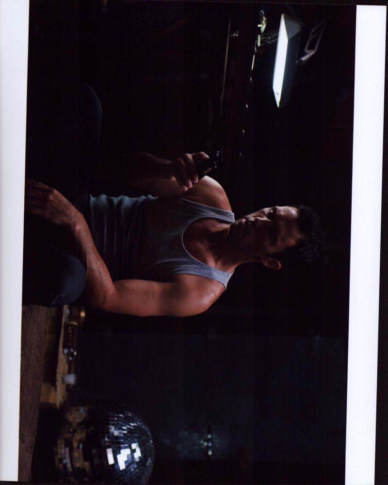 Jeffrey Donovan in Gray Tank Top - Burn Notice Photo Print