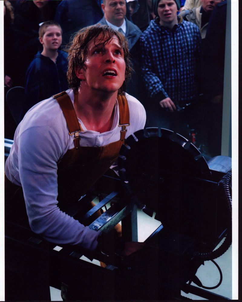 Jon Cor in Saw 3D photo print showcasing suspenseful cinematic moment.