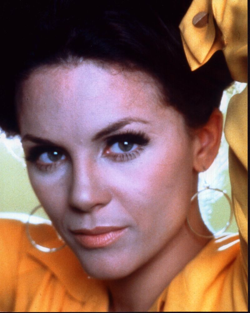 Valerie Harper Close Up in Yellow Top with Gold Hoops Photo Print