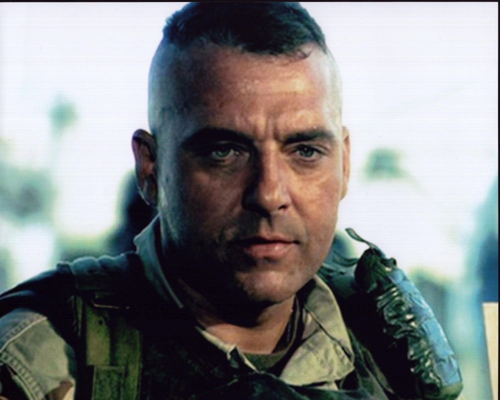 Tom Sizemore Black Hawk Down photo print, iconic movie scene.
