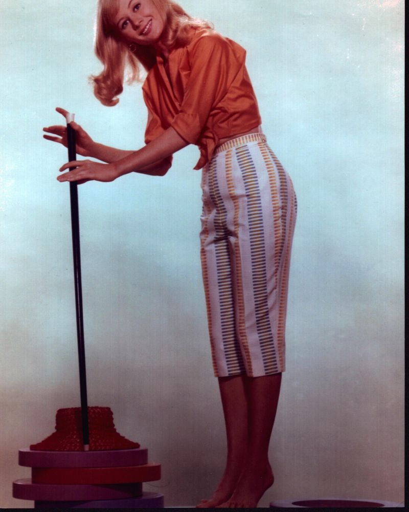 Shirley Knight In Toes With Cane Photo Print