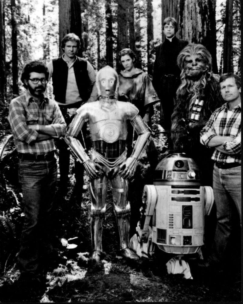 George Lucas and Richard Marquand with Cast in Forest - Star Wars: Episode VI Black and White Photo Print