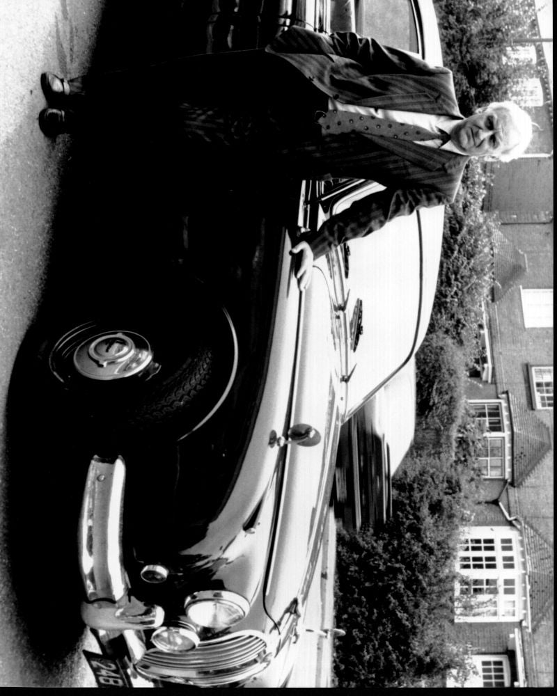 John Thaw leaning on car in Inspector Morse photo print