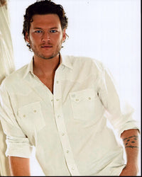 Blake Shelton Leaning In White Button Down Photo Print