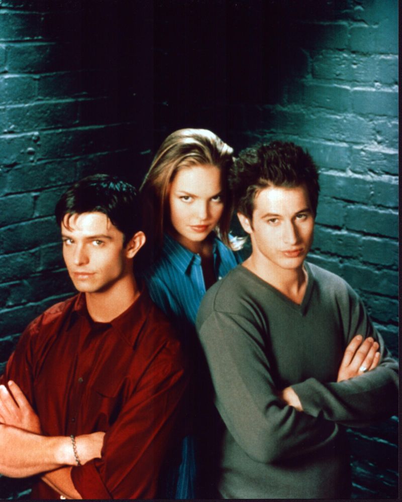 Roswell photo print featuring Jason Behr, Katherine Heigl, and Brendan Fehr.