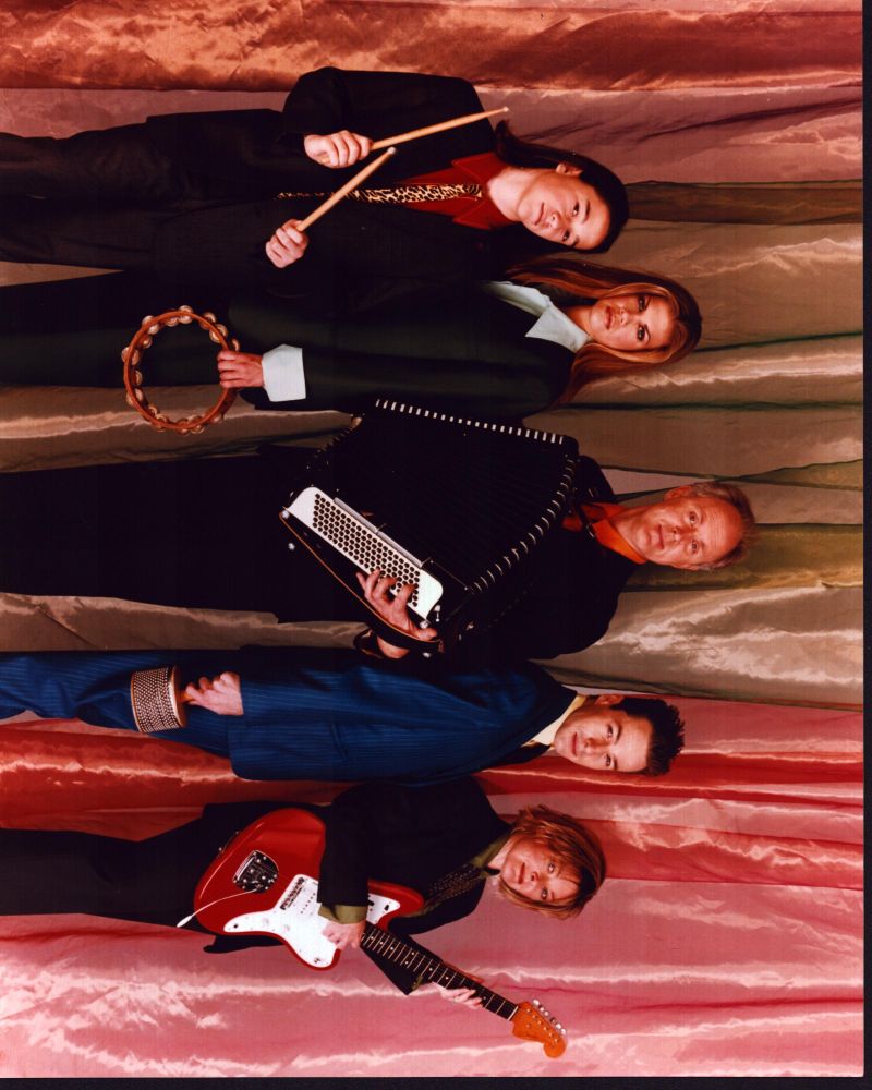 3rd Rock From The Sun Cast with Instruments Photo Print