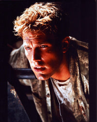 Ben Affleck leaning forward in tattered clothes from Pearl Harbor photo print