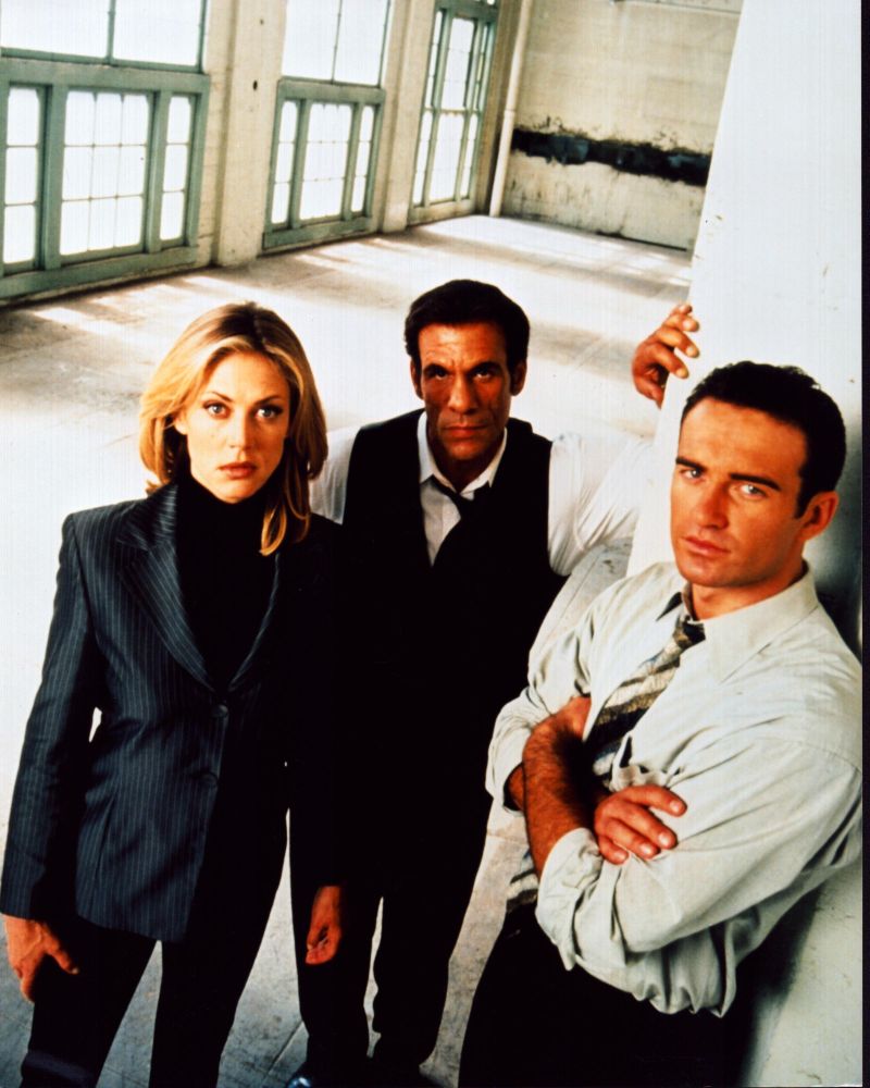 Profiler photo print featuring Ally Walker, Robert Davi, and Julian McMahon